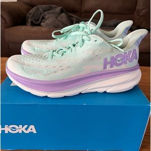 Hoka Clifton 9 | Size 8 womens | New in box